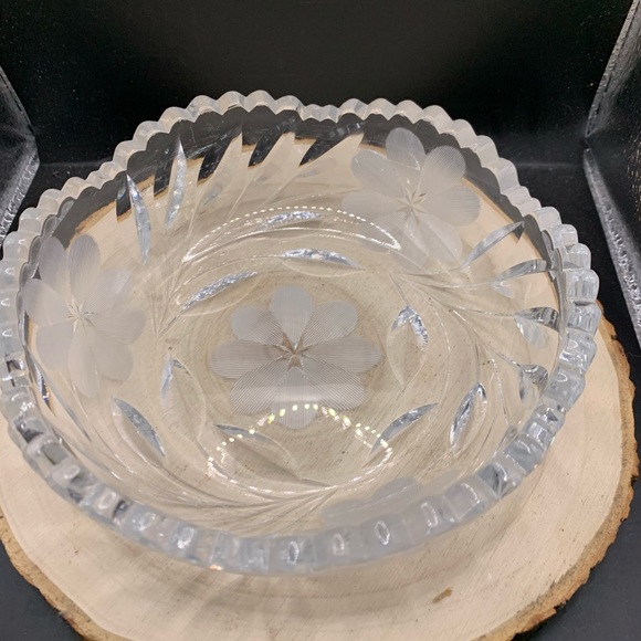 6”.X 2” Cut Glass Bowl Etched Flowers And Leaf Pattern Possibly Pairpoint - Picture 4 of 7